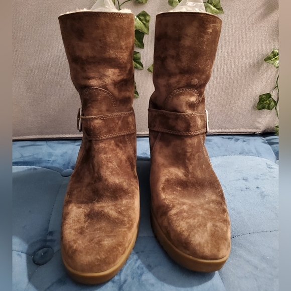 UGG Australia Gizzella Wedge Booties - Picture 4 of 16